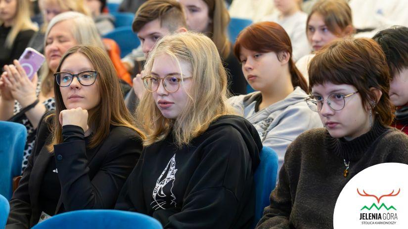 Rzeczowo i merytorycznie o zdrowiu emocjonalnym dzieci i młodzieży